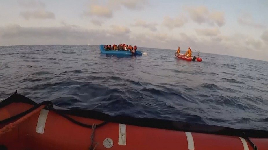 Pri brehoch Mauritánie sa potopila loď s migrantmi, medzi 58 mŕtvymi sú aj ženy a deti