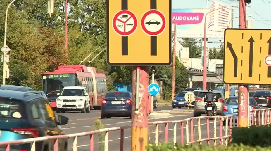 Vodiči v Bratislave nerešpektujú predpisy. Pozrite, koľkých sme prichytili pri čine