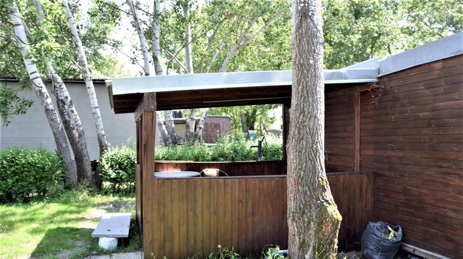 Polícia obvinila 28 majiteľov chatiek stavaných načierno pri Šulianskom jazere