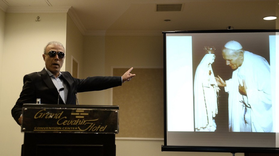 Osobný tajomník Jána Pavla II. prezradil tajomstvo. Týka sa atentátu na obľúbeného pápeža