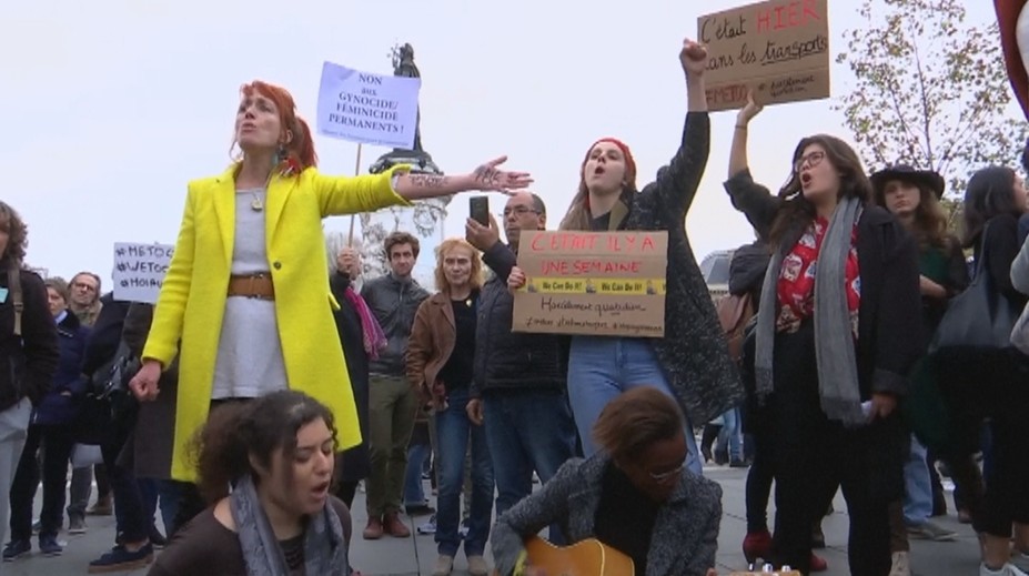 Je flirtovanie na pracovisku prípustné alebo nie? Francúzske umelkyne tvrdia, že JE