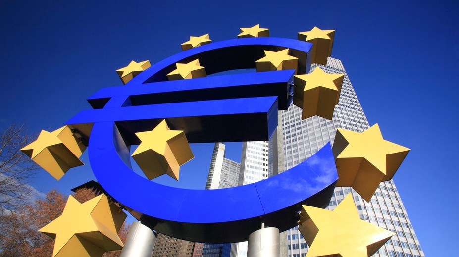Európska centrálna banka znížila kľúčové úrokové sadzby aj odhad rastu ekonomiky