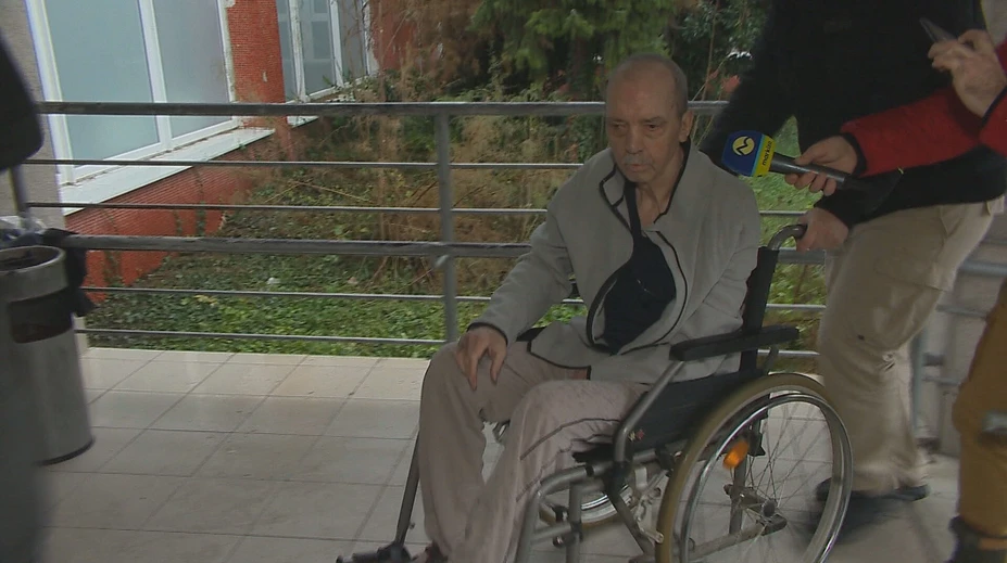 Invalidný tyran čelí súdu. Obvinili ho zo zabitia manželky, on vinu odmieta