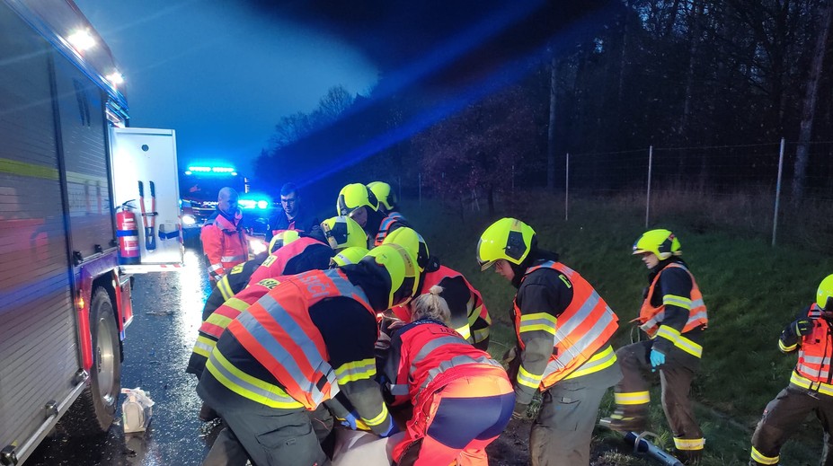 Hromadná nehoda pri Plzni. Vodič vošiel do protismeru, nasledovala tragická čelná zrážka