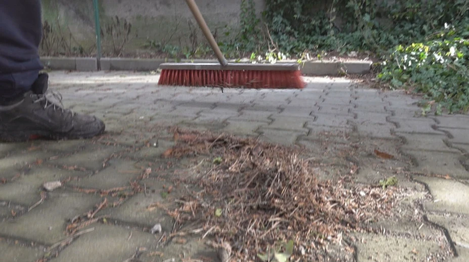 Štát momentálne nemá alternatívu. Projekty pre dlhodobo nezamestnaných majú prestávku