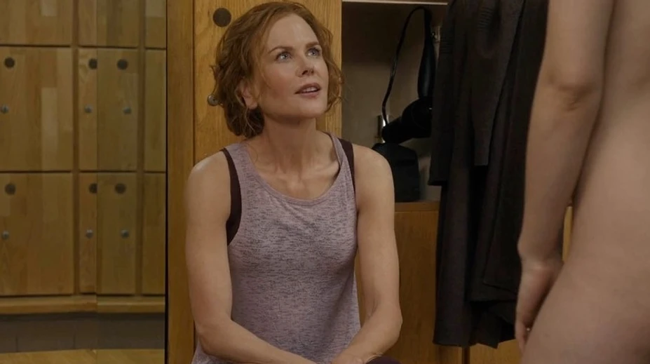 Pred Nicole Kidman sa postavila holá žena. Ona sa len prizerala