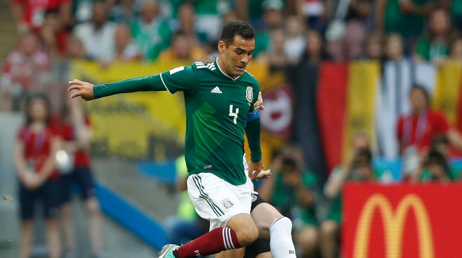 Rafael Márquez rekordérom, stal sa prvým kapitánom na piatich MS