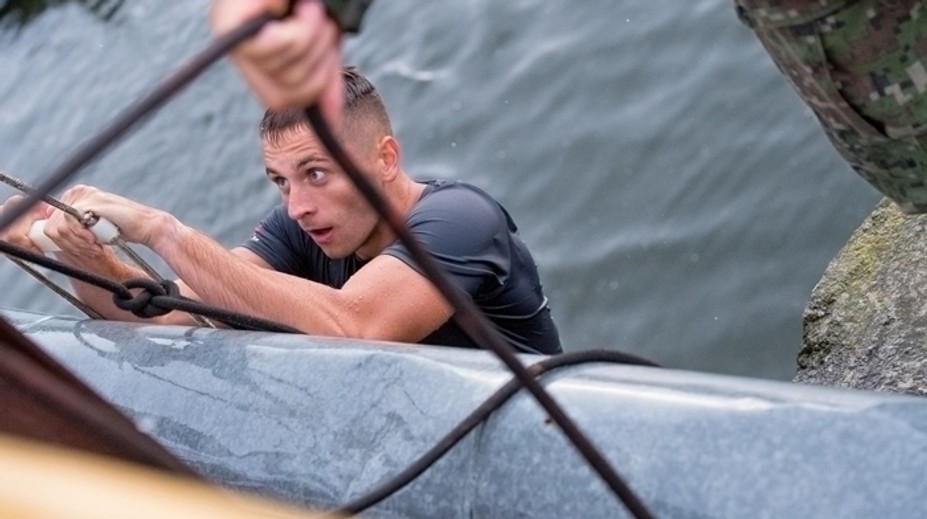 Vyberajú najlepších mužov do elitného pluku. Z takmer stovky chlapov ostala iba polovica