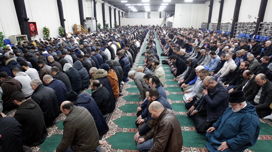 Francúzsko bude zatvárať mešity a centrá šíriace radikálne názory