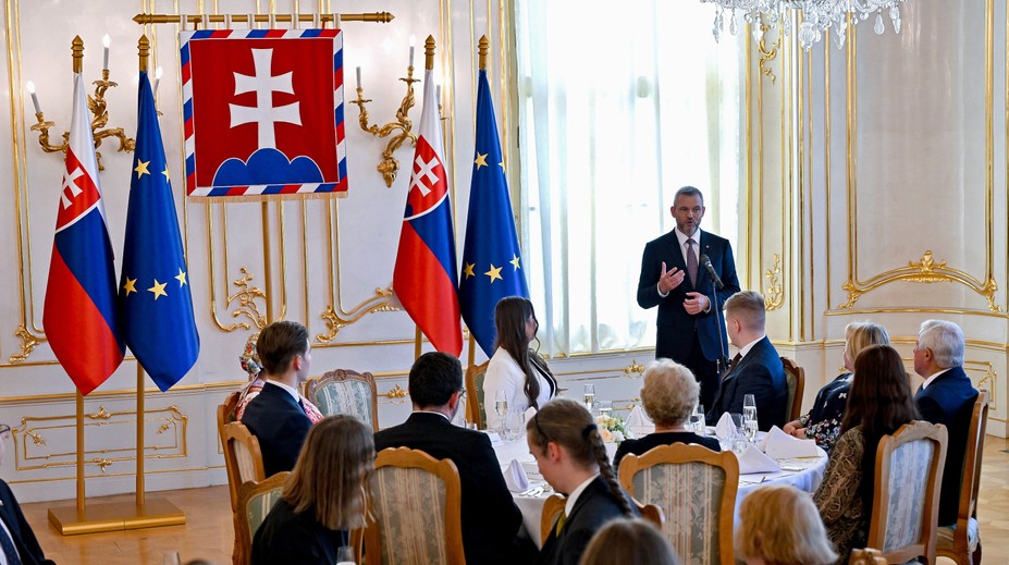 Na oficiálnu stránku prezidenta sa po vlne kritiky opäť vrátila štandarda