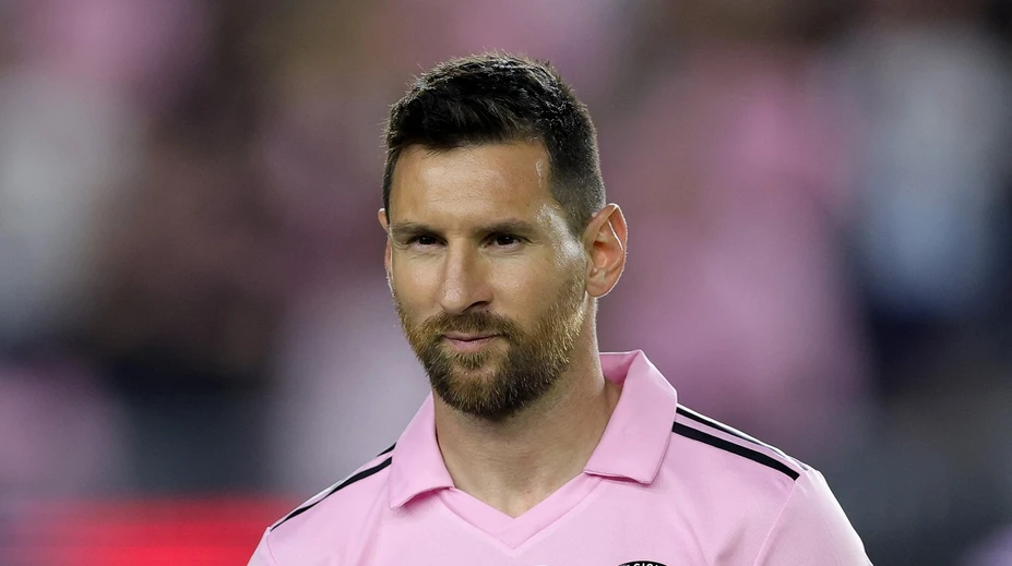 Lionel Messi údajne zvažuje návrat do rodnej Argentíny. Nie je pripravený skončiť s futbalom