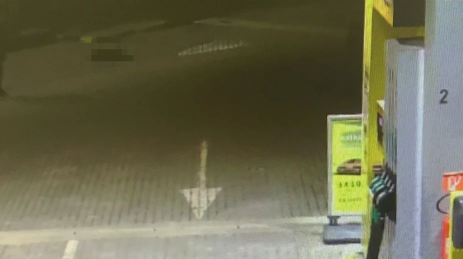 Zlodej na pumpe huckal na policajtov svojho psa. Nepomohol varovný výstrel, zastrelili ho