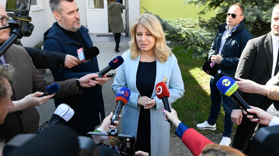 Zuzana Čaputová aj bývalí prezidenti odovzdali svoje hlasy. Slovákov vyzývajú, aby išli voliť