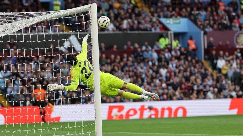 Arsenal našiel recept na Aston Villu. Stopercentný je naďalej aj Manchester City, ktorý si poradil s nováčikom