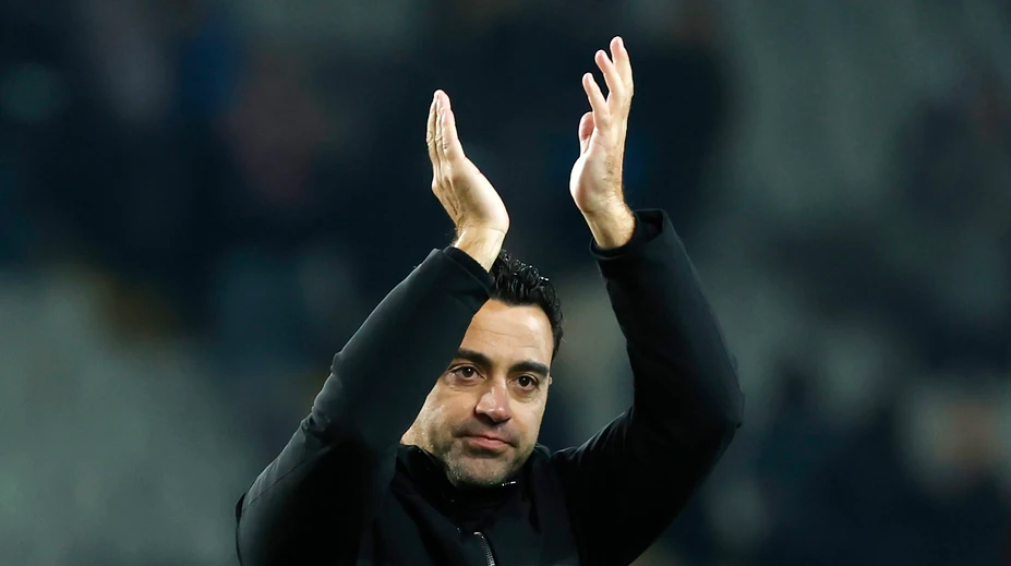 Xavi napokon končí na lavičke Barcelony. Známy už je aj horúci kandidát na jeho nástupcu