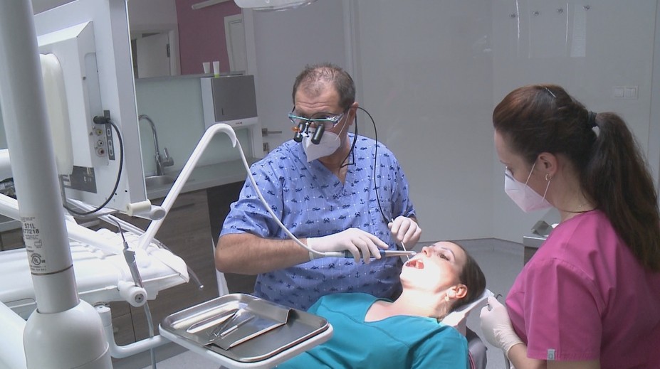 Zubári strácajú trpezlivosť. Pre nedostatok lekárov a málo peňazí končia mnohé pohotovosti
