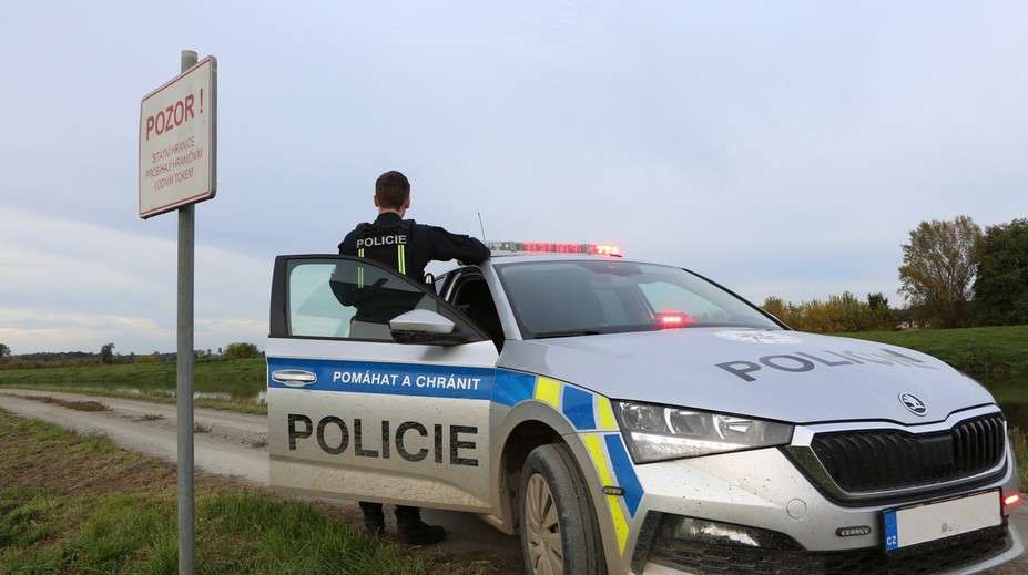 Bič na unikajúcich šoférov. Českí policajti vyvíjajú technológiu, vďaka ktorej môžu na diaľku zastaviť vozidlo