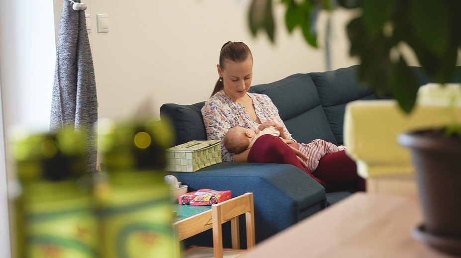 Netradičný pôrod v Krompachoch. Mamička si svoje bábätko sama vybrala z bruška