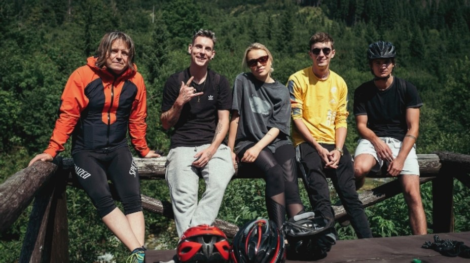 Tribula vytrápil na túre mladých youtuberov. Pozrite si, ako ju zvládli