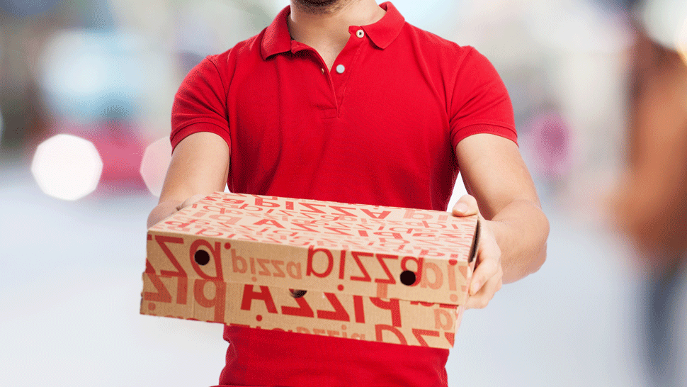 Najdrahšie jedlo v jeho živote. Opitý muž si objednal pizzu, zaplatil za ňu štyrikrát
