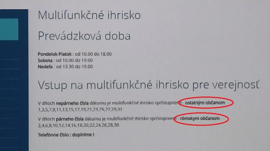 V tejto dedine rozdelili ihrisko zvlášť pre Rómov a zvlášť pre ostatných