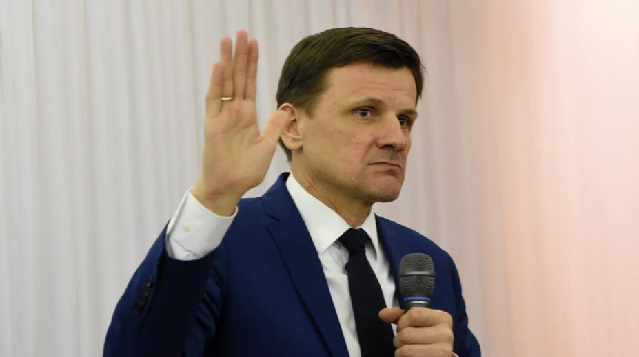 Milan Majerský je vydierateľný a pomáha Ficovi zložiť vládu, tvrdí Alojz Hlina