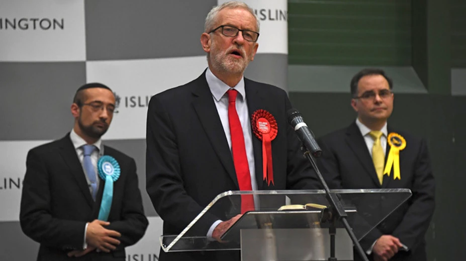 Vodca britských labouristov Jeremy Corbyn nepovedie svoju stranu do ďalších volieb