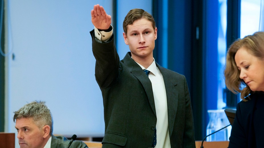 Podozrivý zo streľby v mešite predviedol na súde nacistický pozdrav