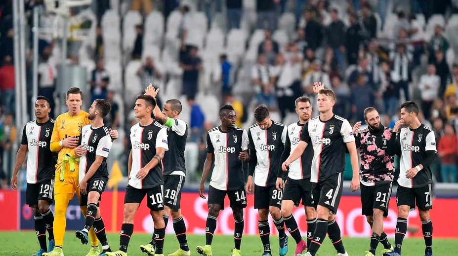 Dvojica hráčov Juventusu Turín sa vyliečila z nového koronavírusu