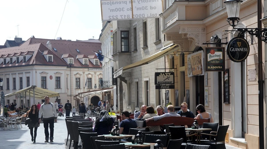 Bratislava zelená nebude. Regionálny hygienik odporučil, aby ostala v oranžovej farbe