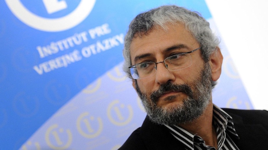 Známy politológ vyriekol ortieľ nad koaličnou stranou #Sieť