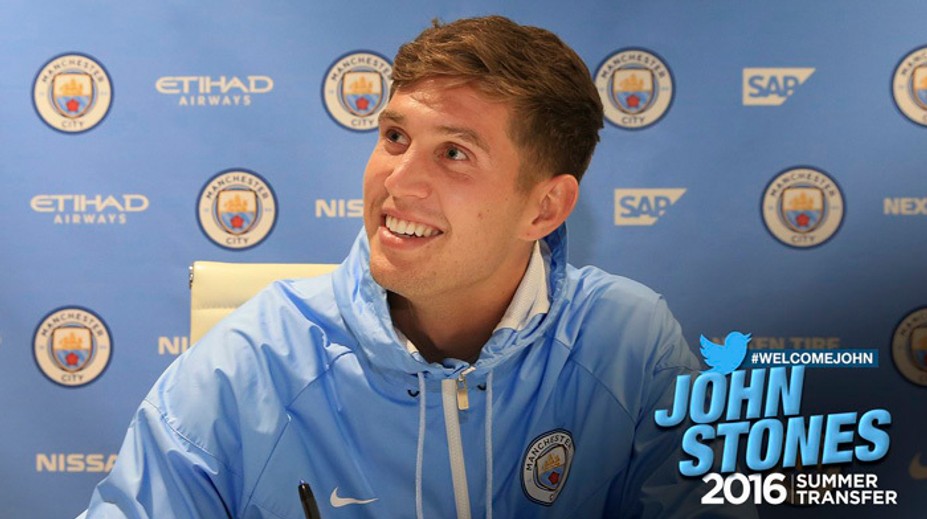 Manchester City posilňuje obranu. Stones prichádza z Evertonu za takmer 60 miliónov