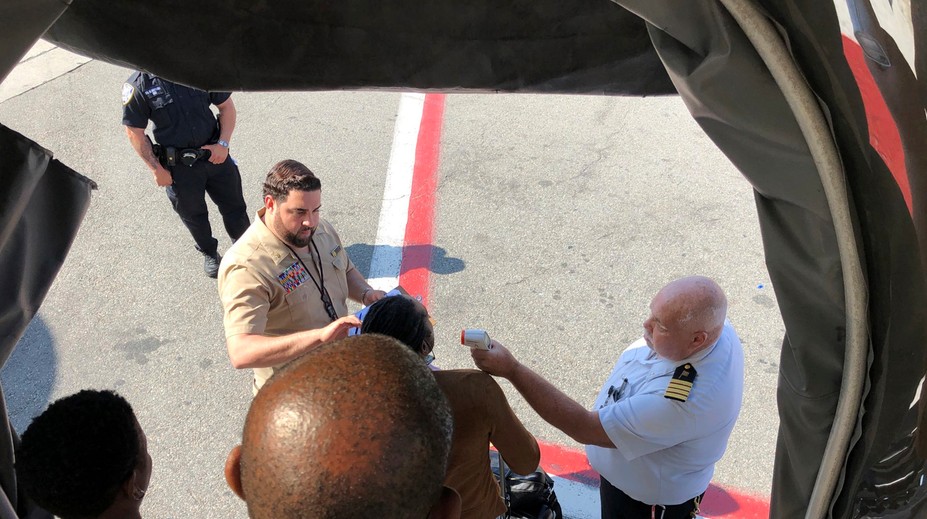 Cestujúci v lietadle Emirates zrejme ochoreli na chrípku