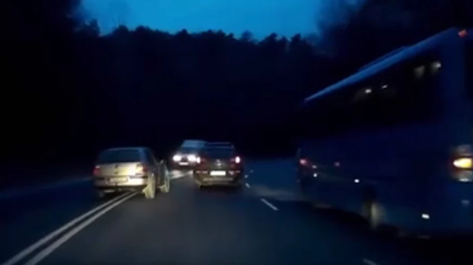 Rozum sa vám zastaví nad šialenou jazdou tohto vodiča