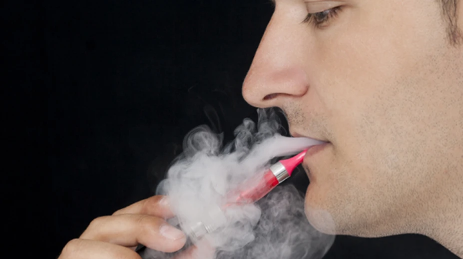 Elektronické cigarety aj nikotínové vrecúška budú zdanené. Ich ceny pôjdu hore