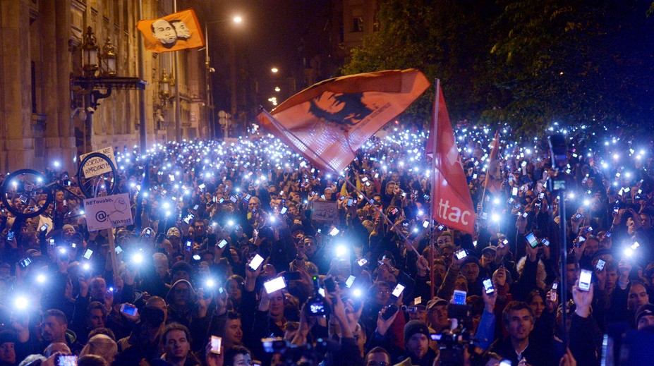 Maďari si pripomenuli výročie novej ústavy. Padali aj silné slová