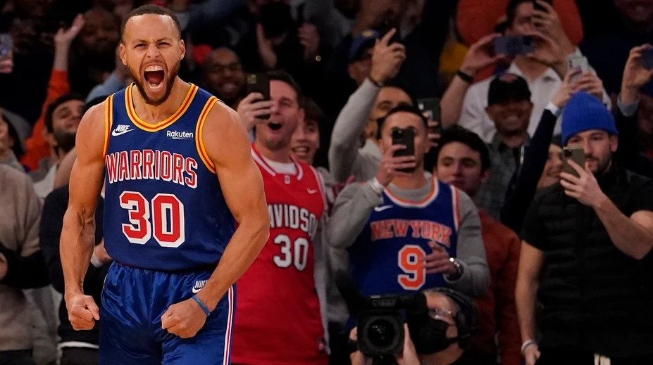 VIDEO: Stephen Curry prekonal Raya Allena a stal sa najlepším trojkárom v histórii NBA
