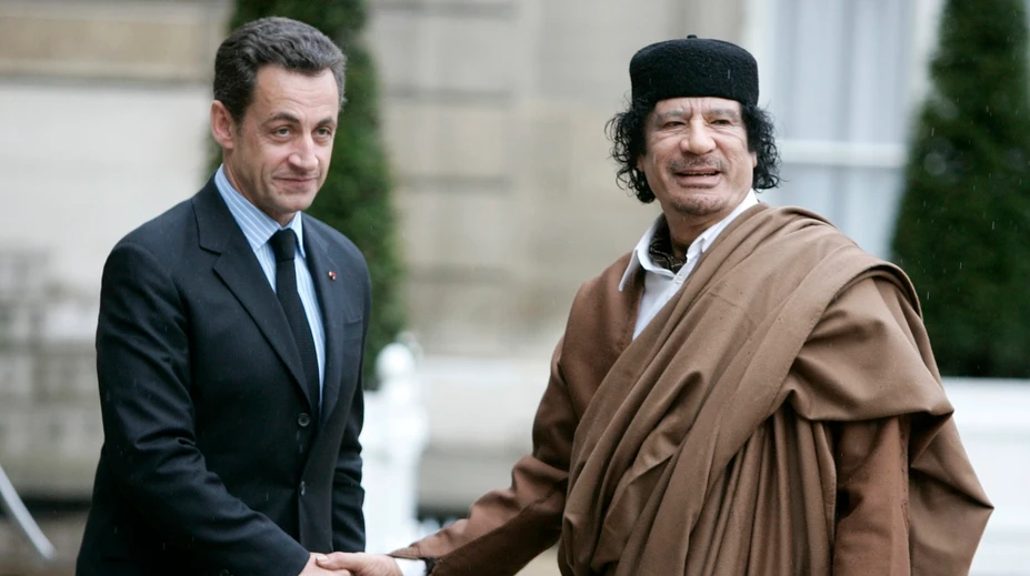 Francúzskeho exprezidenta Sarkozyho obvinili z nezákonného financovania kampane