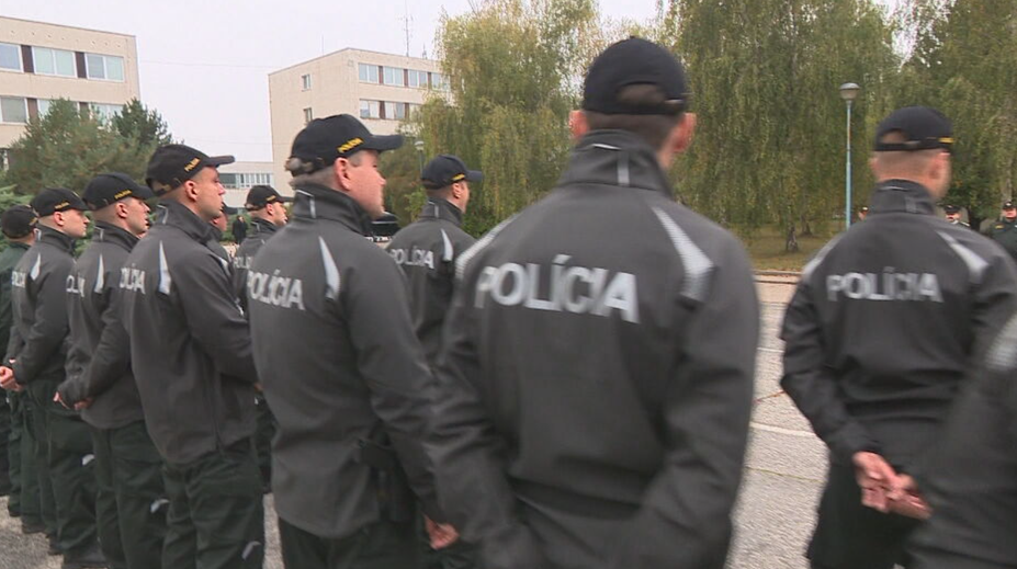 Slovensku hrozí hromadný odchod policajtov. Do konca roka môže zbor opustiť dokopy 2000 ľudí