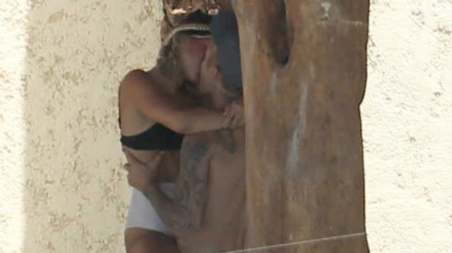 Bieber s mladučkou frajerkou na dovolenke: Toto si mohli nechať do spálne