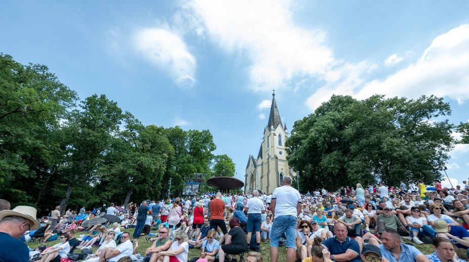OBRAZOM: Pred spovednicou sa celú noc tvoril rad. Levočská púť vyvrcholila svätou omšou na Mariánskej hore