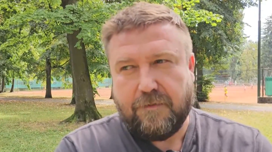 Kamaráti z jedného sídliska sa stretli v ďalekej Ázii vďaka futbalu. Po dueli odchádzali všetci spokojní