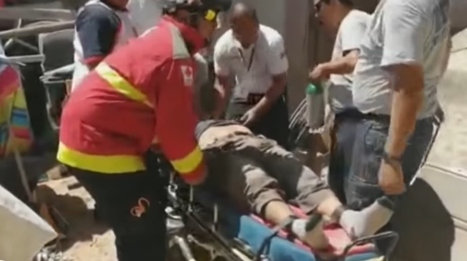 Žiarlivý muž kopal pod domom expriateľky tunel, zasekol sa v ňom