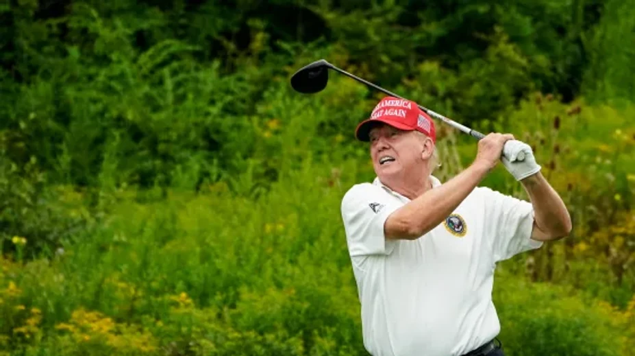 Trump prišiel o svoju obľúbenú zábavu: Hranie golfu sa pre neho stalo nebezpečným