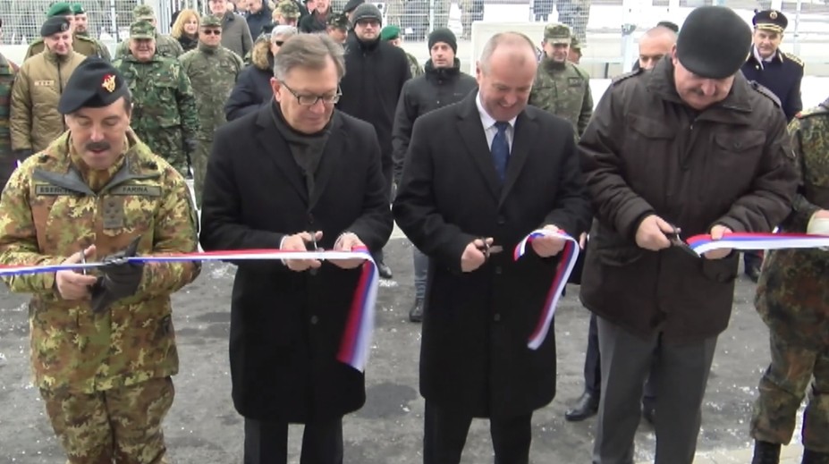 Slávnostne, ale hlavne potichu! Vo Vajnoroch otvorili centrum pre vojakov NATO