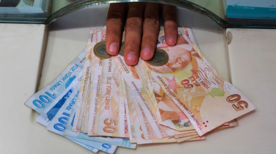 Bazáre v Turecku ešte nikdy neboli také lacné. Mena slabne a ekonomika sa rozpadá