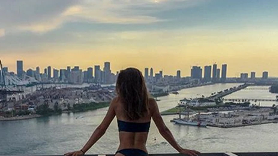 Markizáčka hviezdou na móle: Ukázala sexy postavu v plavkách