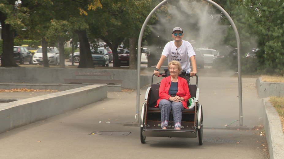 Vďaka projektu sa vracajú v čase. Dobrovoľníci na bicykli vodia seniorov na miesta, kde dlho neboli