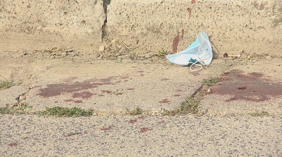 Divoká bitka v Hlohovci: Dva tábory Rómov sa do seba pustili pre príspevok na sociálnej sieti