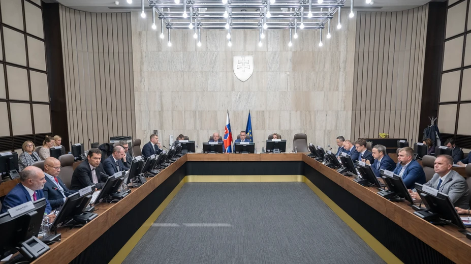 Kamenický si za návrh rozpočtu vypočul kritiku sociálnych partnerov. Odbory sa chystajú do ulíc